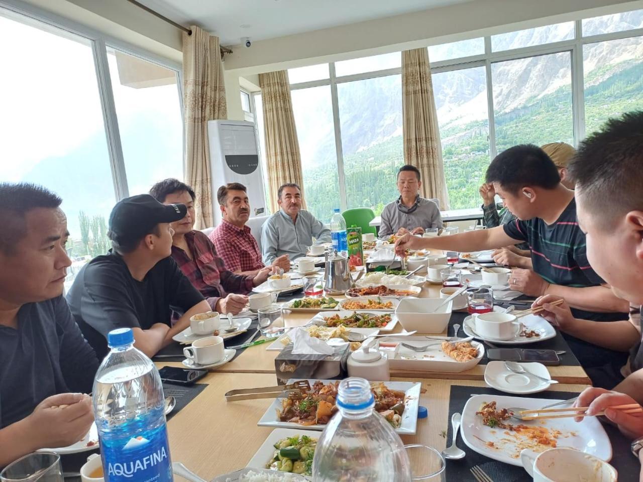 Hilltop Hotel, Hunza Karimabad  Exterior foto
