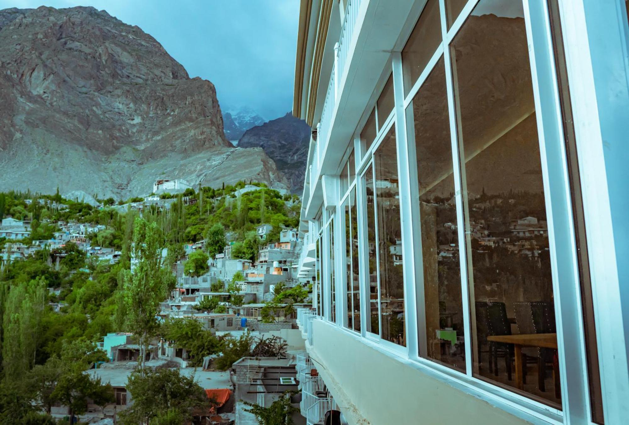Hilltop Hotel, Hunza Karimabad  Exterior foto