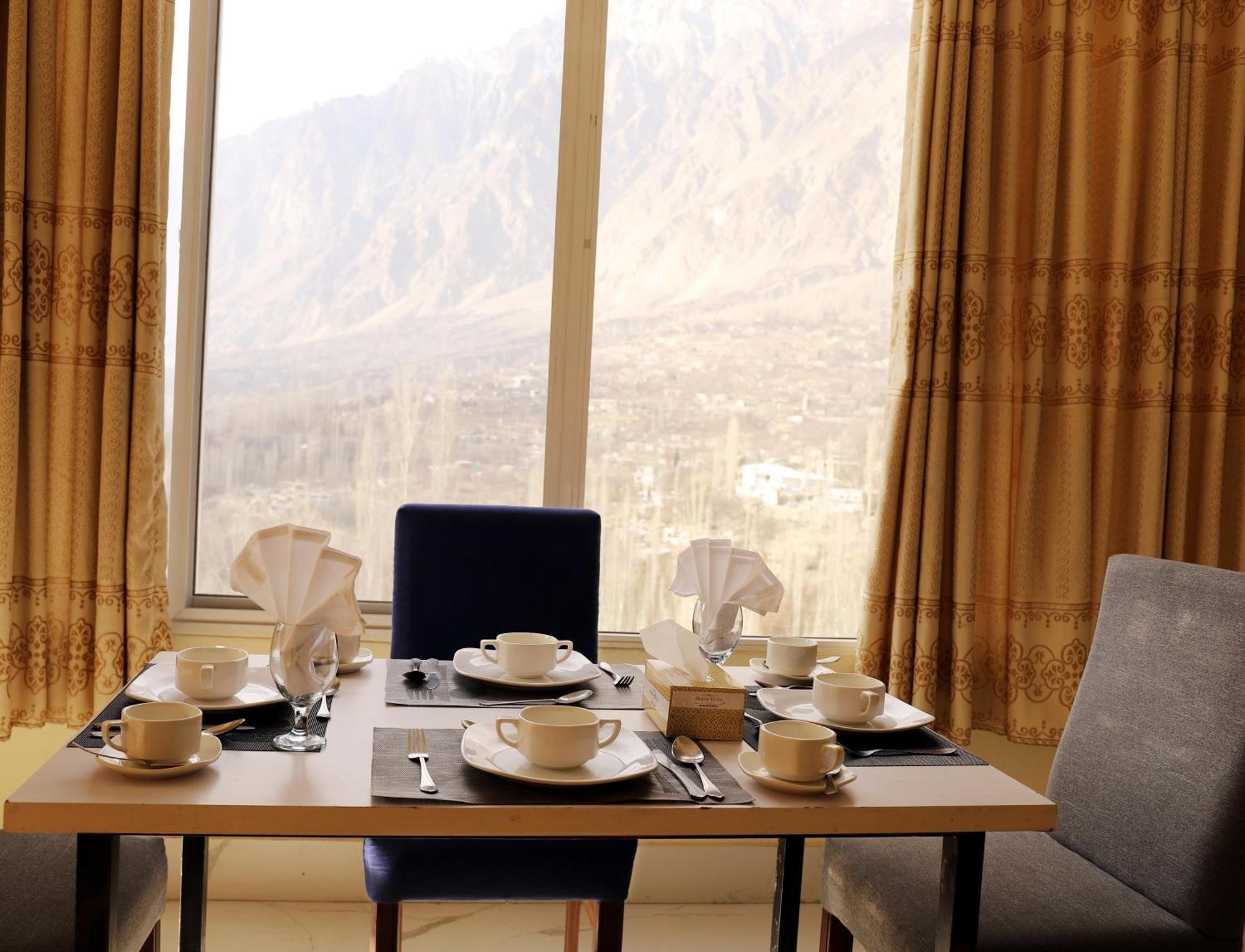 Hilltop Hotel, Hunza Karimabad  Exterior foto