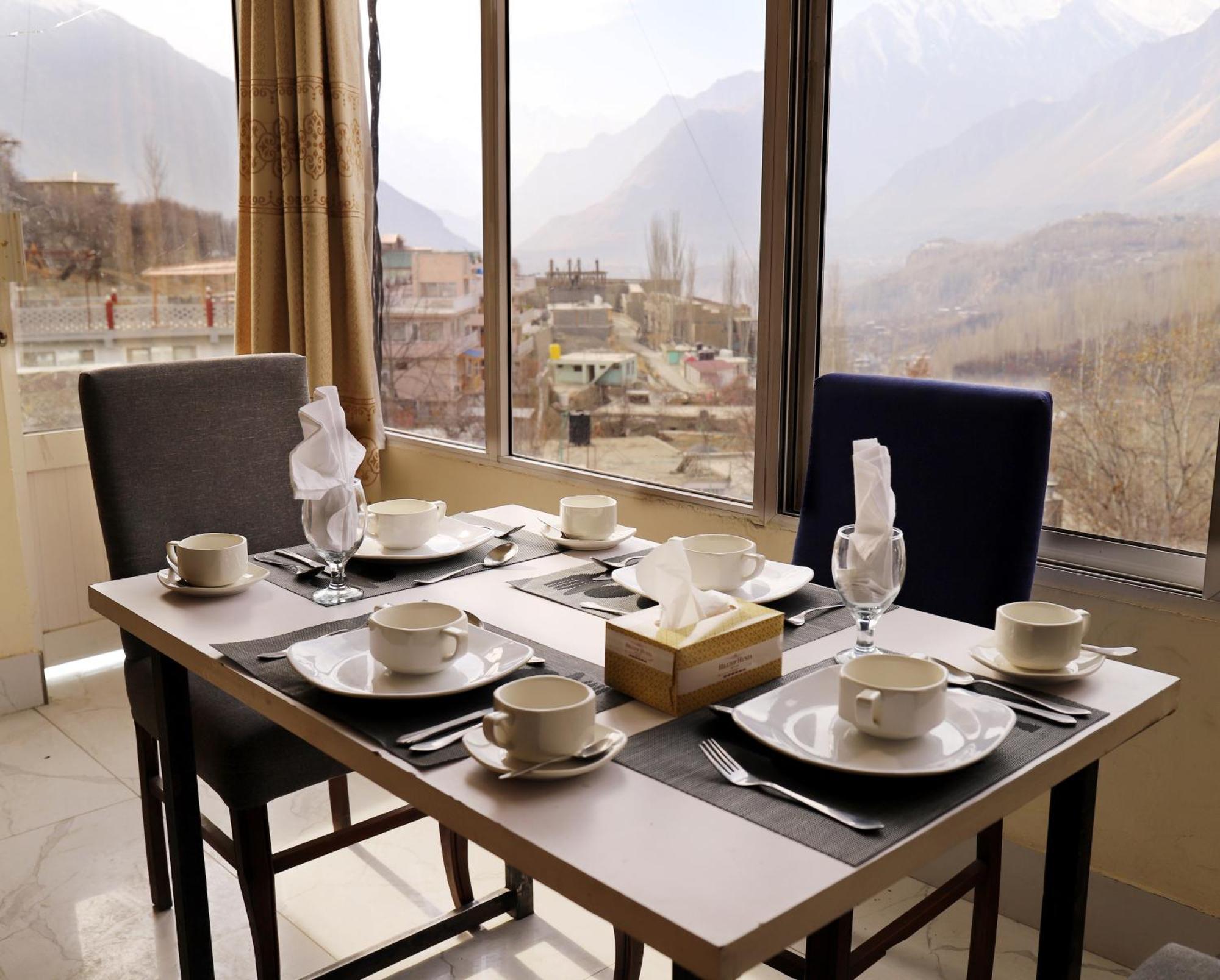 Hilltop Hotel, Hunza Karimabad  Exterior foto